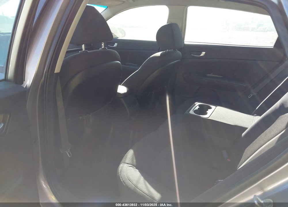 2016 KIA OPTIMA LX VIN: 5XXGT4L3XGG110324