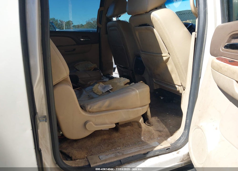 2013 CHEVROLET SUBURBAN 1500 LTZ VIN: 1GNSCKE04DR221940