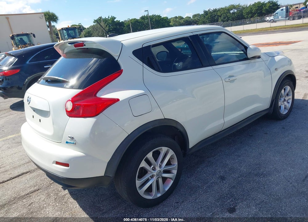 2012 NISSAN JUKE VIN: JN8AF5MR4CT111988