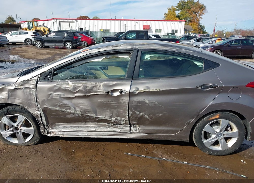 2013 HYUNDAI ELANTRA VIN: 5NPDH4AE4DH254721