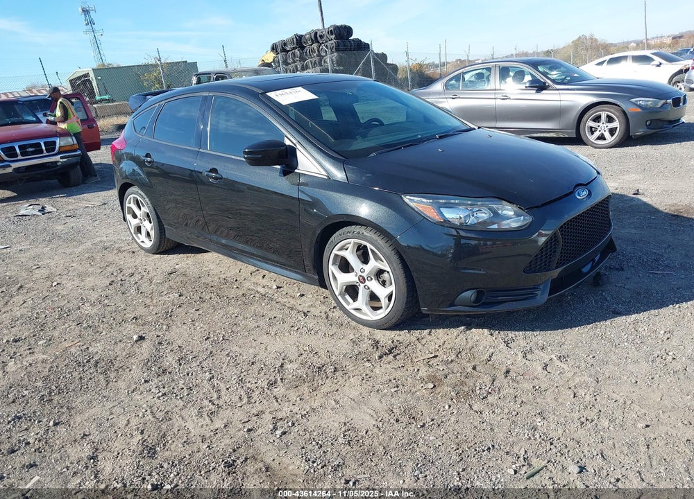 2014 FORD FOCUS ST VIN: 1FADP3L9XEL212215