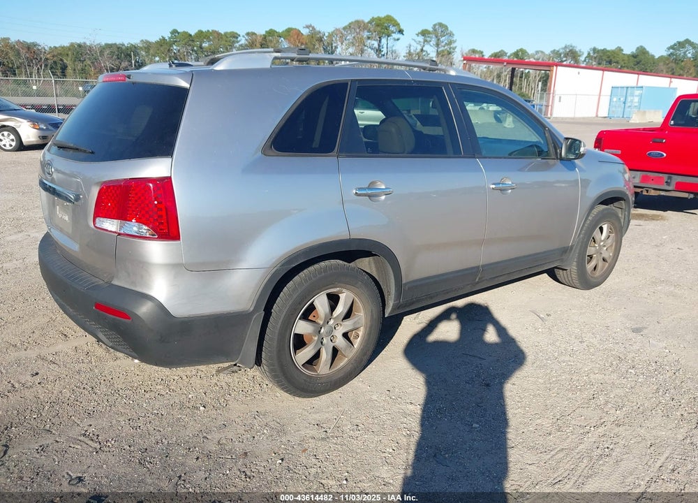 2013 KIA SORENTO VIN: 5XYKT4A6XDG337592