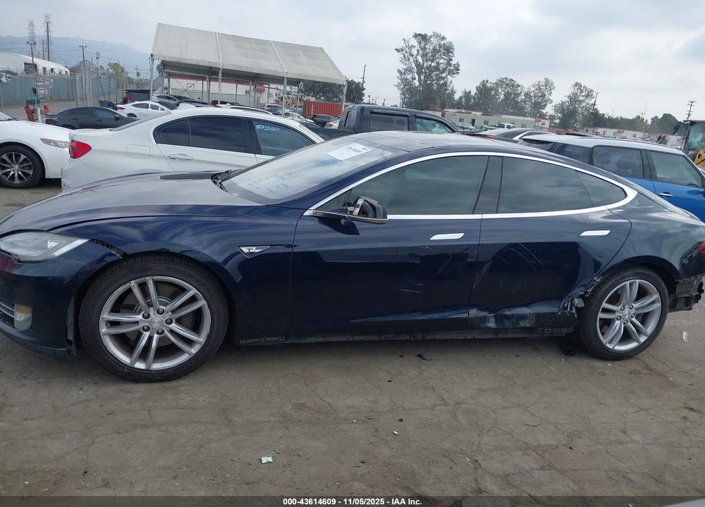 2013 TESLA MODEL S VIN: 5YJSA1AG0DFP08683