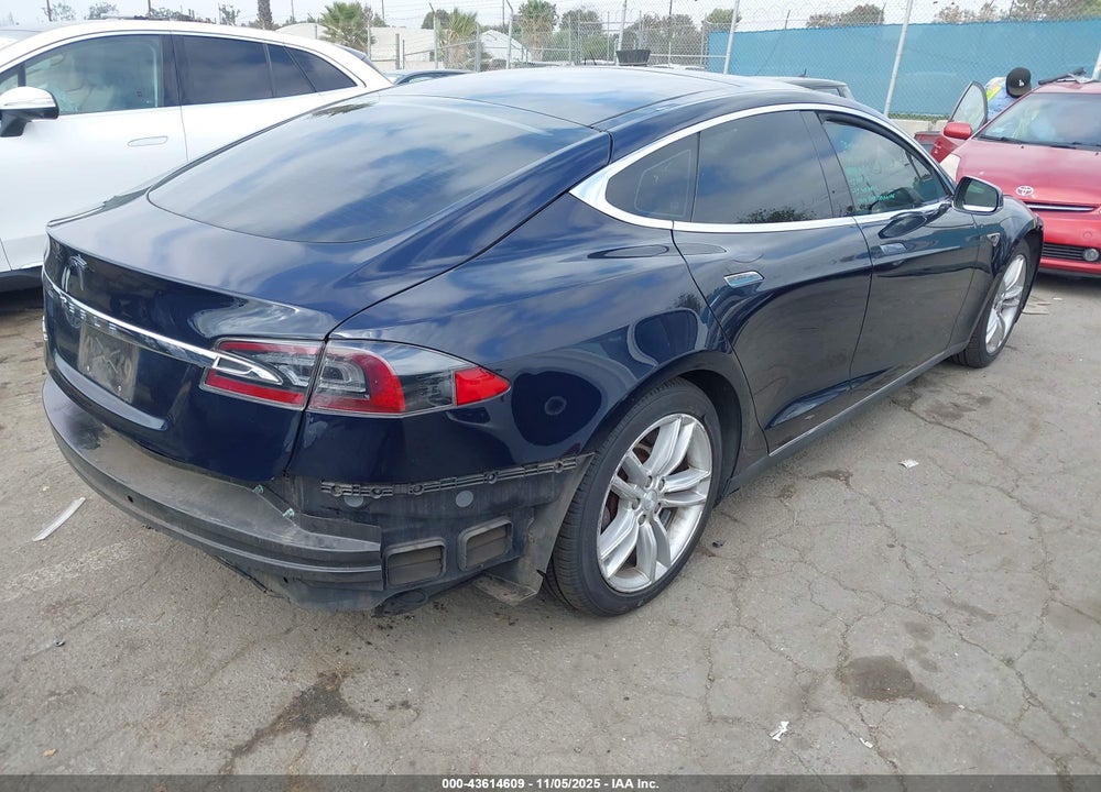 2013 TESLA MODEL S VIN: 5YJSA1AG0DFP08683
