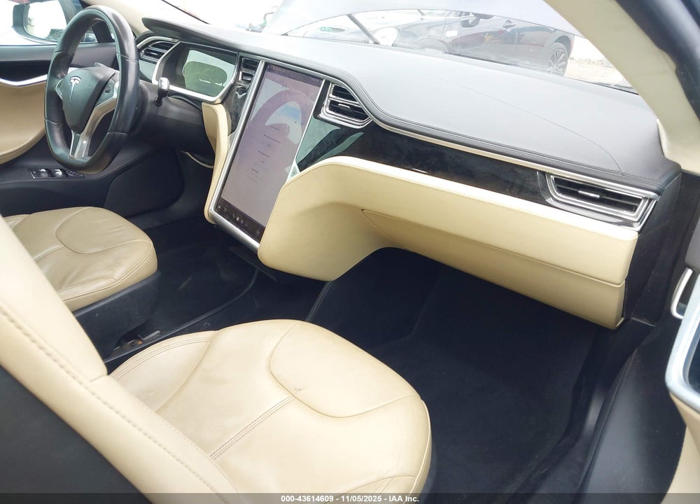 2013 TESLA MODEL S VIN: 5YJSA1AG0DFP08683