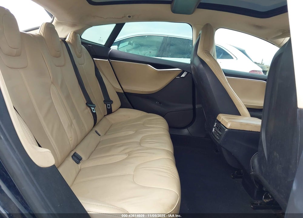 2013 TESLA MODEL S VIN: 5YJSA1AG0DFP08683