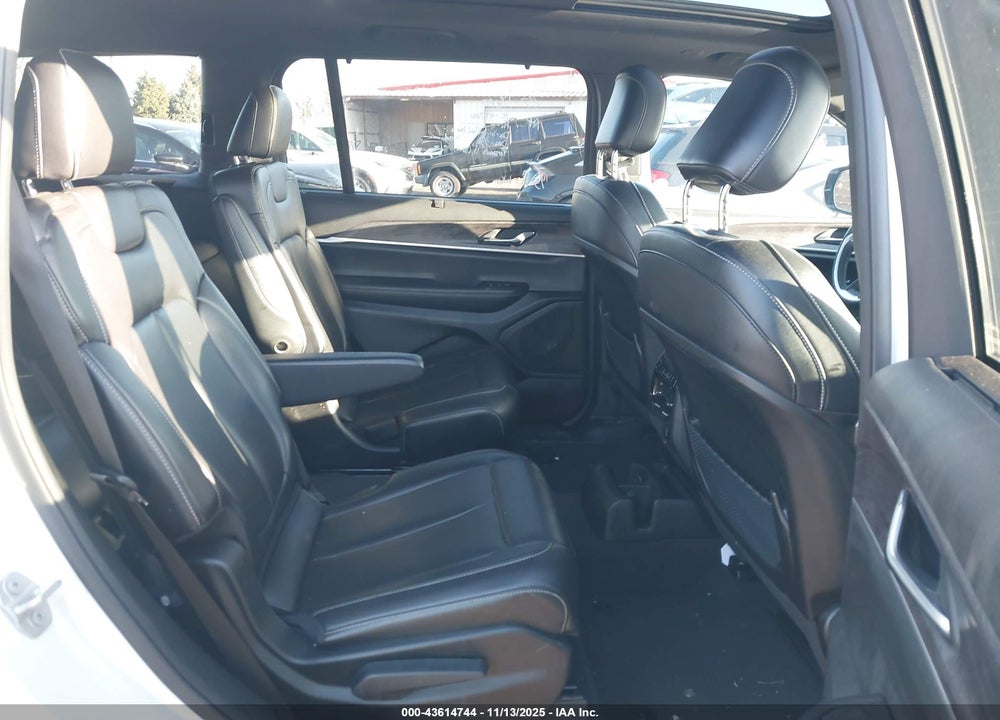 2024 JEEP GRAND CHEROKEE L VIN: 1C4RJKBG4R8549659