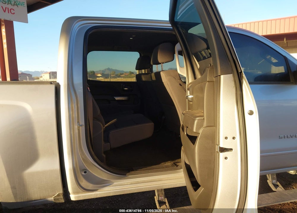 2017 CHEVROLET SILVERADO 1500 2LT VIN: 3GCUKREC6HG403216