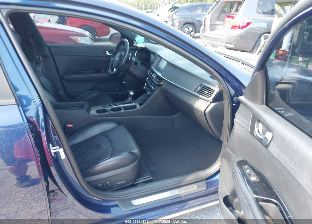 2016 KIA OPTIMA VIN: 5XXGV4L24GG085583