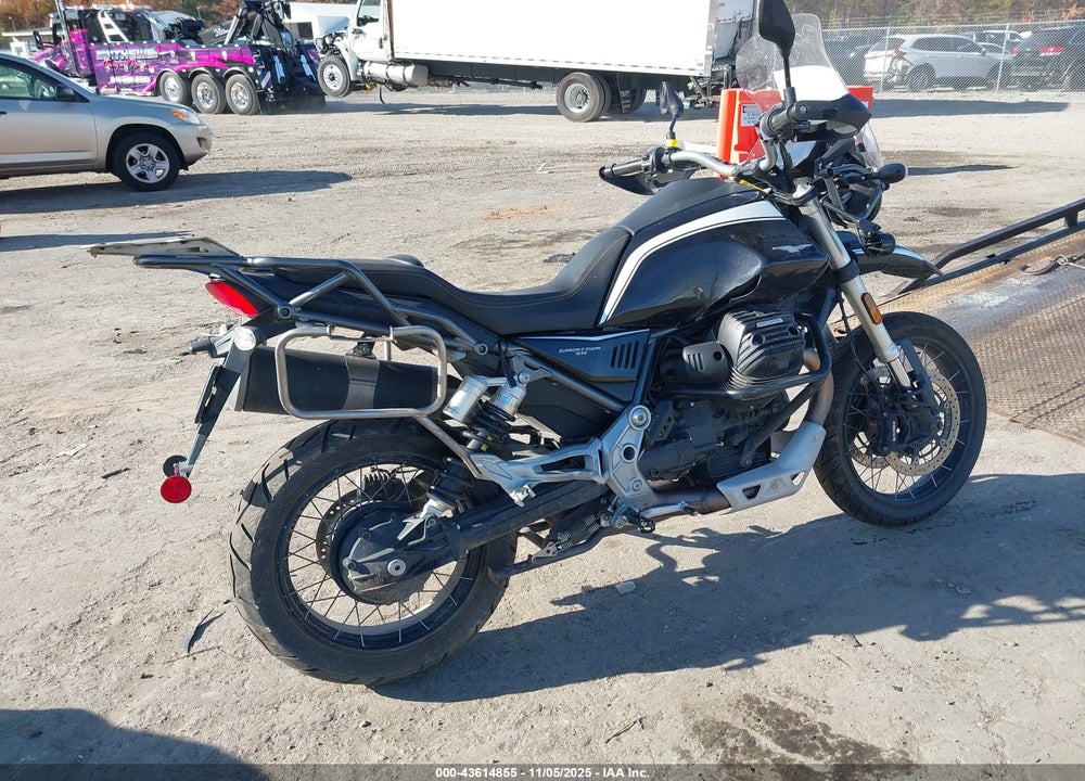 2022 MOTO GUZZI V85 TT GUARDIA D'ONORE VIN: ZGUKYUE00NM000093