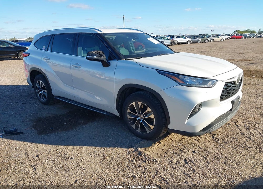 2020 TOYOTA HIGHLANDER XLE VIN: 5TDGZRAH3LS502547