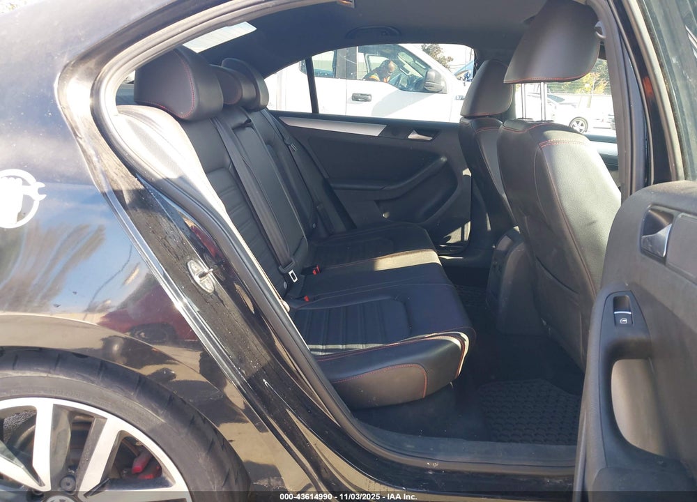 2013 VOLKSWAGEN JETTA GLI AUTOBAHN VIN: 3VW4T7AJ3DM448063