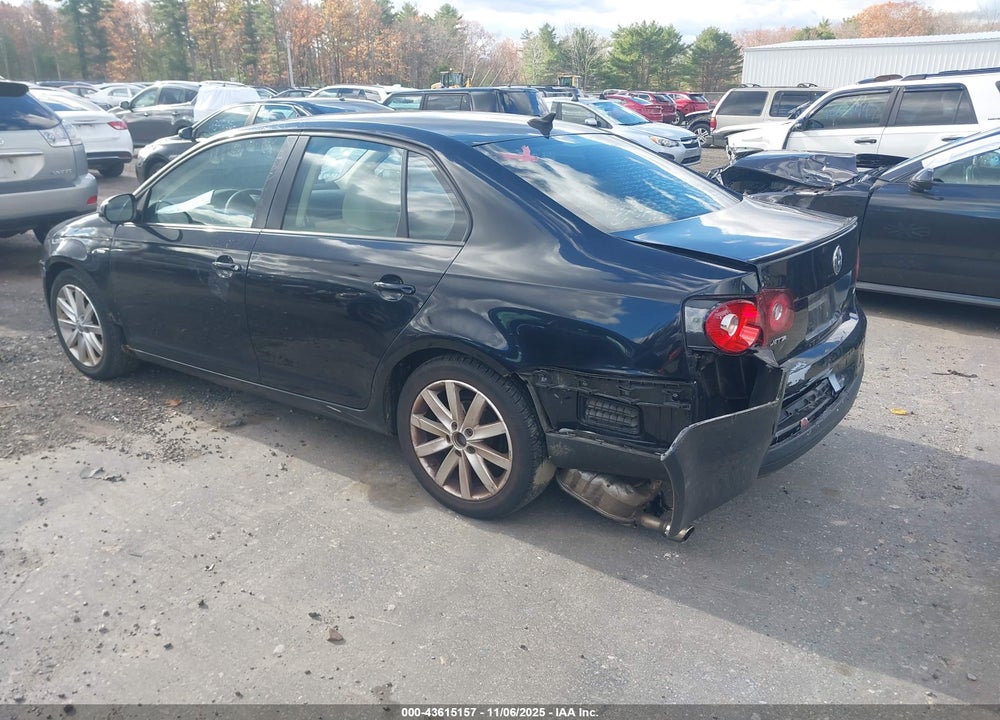 2010 VOLKSWAGEN JETTA WOLFSBURG EDITION VIN: 3VWRJ7AJ8AM020500