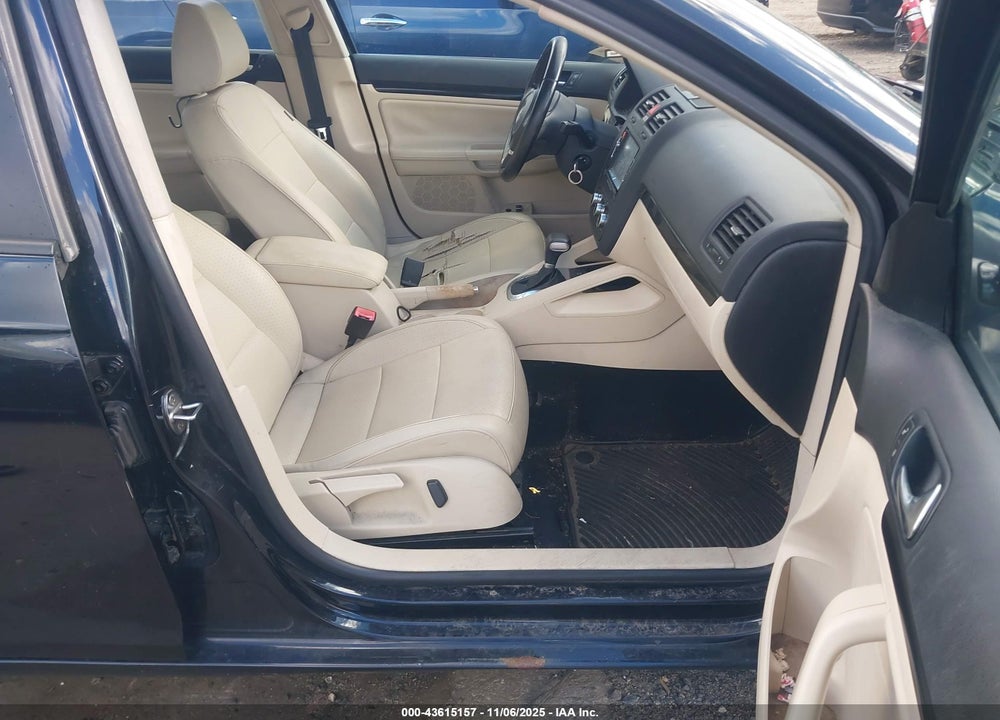 2010 VOLKSWAGEN JETTA WOLFSBURG EDITION VIN: 3VWRJ7AJ8AM020500