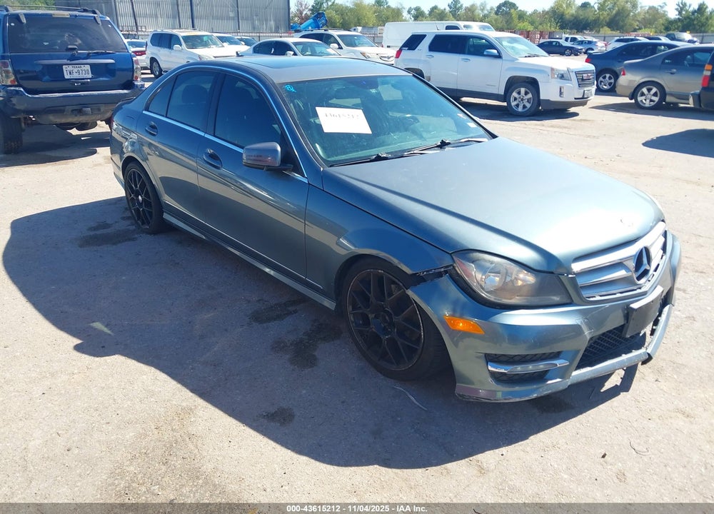 2012 MERCEDES-BENZ C 300 LUXURY 4MATIC/SPORT 4MATIC VIN: WDDGF8BB1CA599067