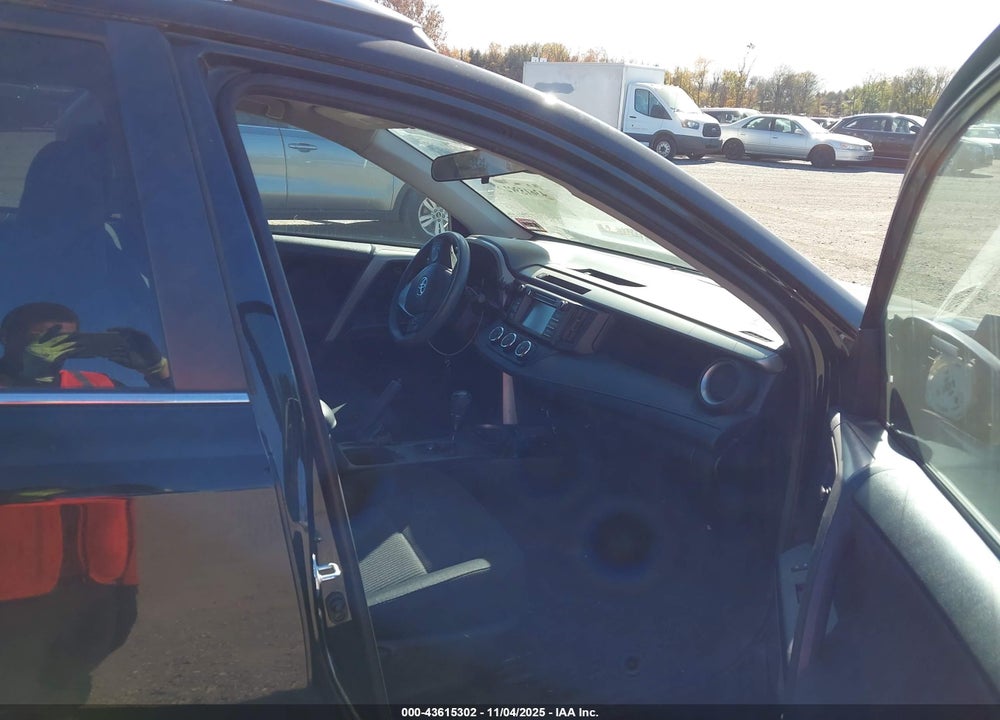 2017 TOYOTA RAV4 LE VIN: 2T3BFREV4HW663482