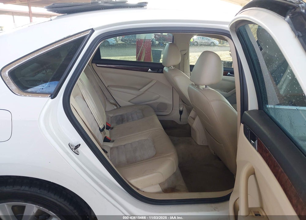 2012 VOLKSWAGEN PASSAT 2.5L SEL PREMIUM VIN: 1VWCP7A33CC077987