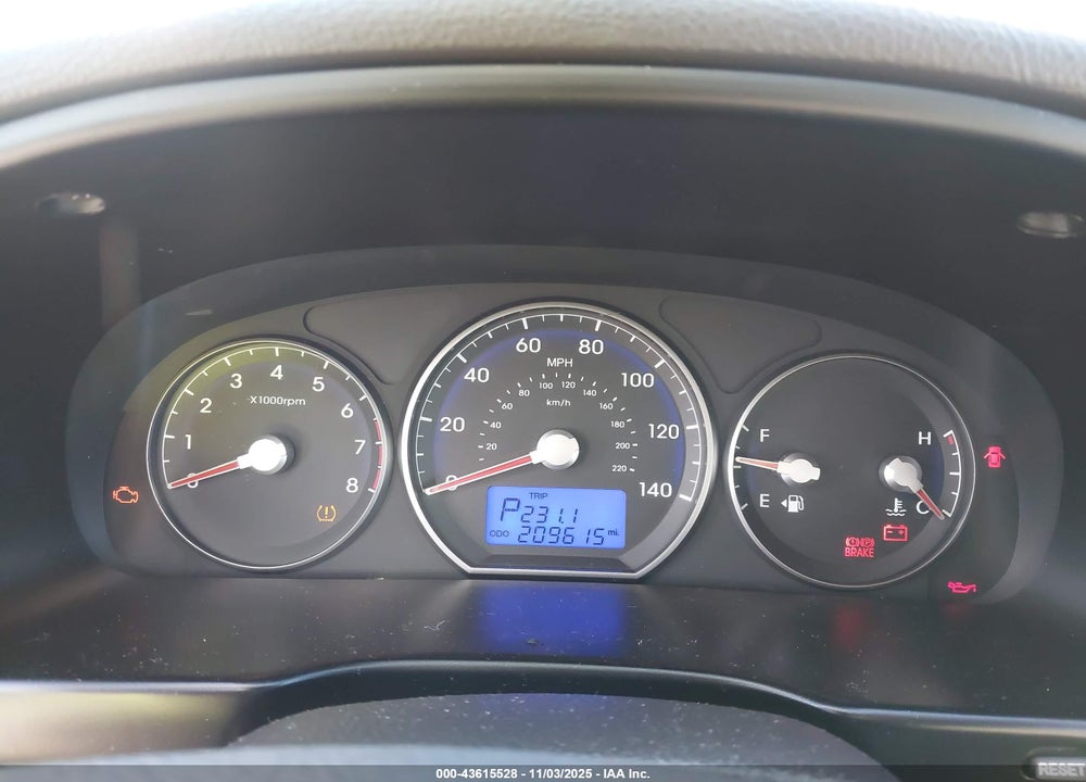 2011 HYUNDAI SANTA FE GLS VIN: 5XYZG3AB4BG044102