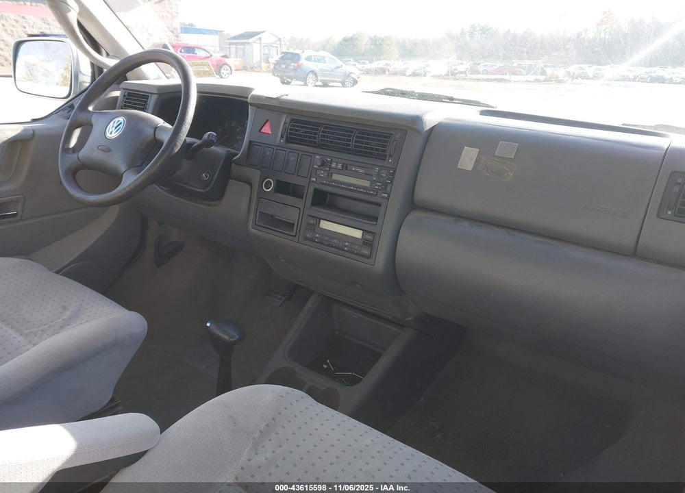 2002 VOLKSWAGEN EUROVAN GLS VIN: WV2KB47032H057122