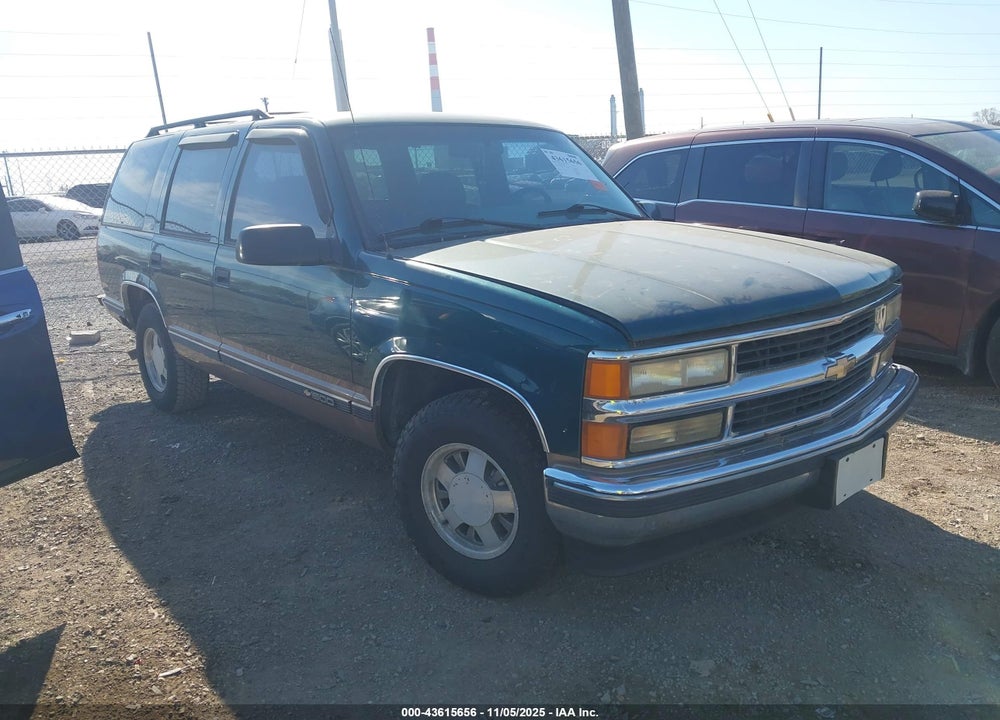 1996 CHEVROLET TAHOE C1500 VIN: 1GNEC13R2TJ348322
