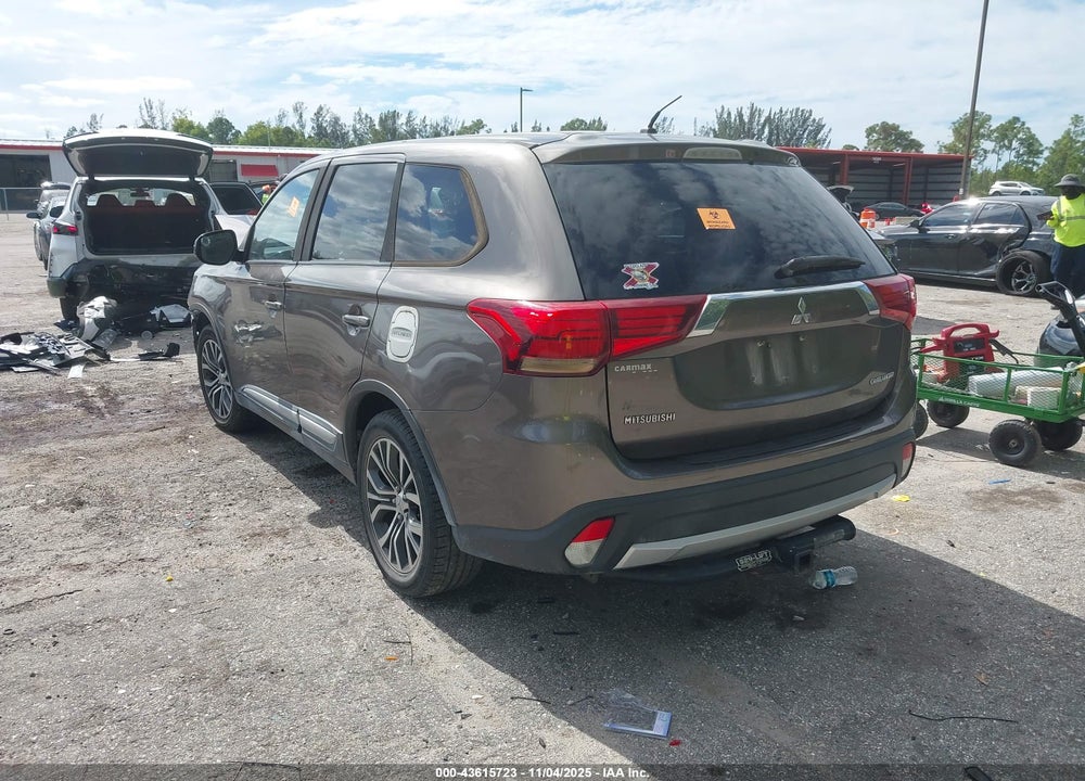 2016 MITSUBISHI OUTLANDER ES VIN: JA4AZ3A3XGZ035357