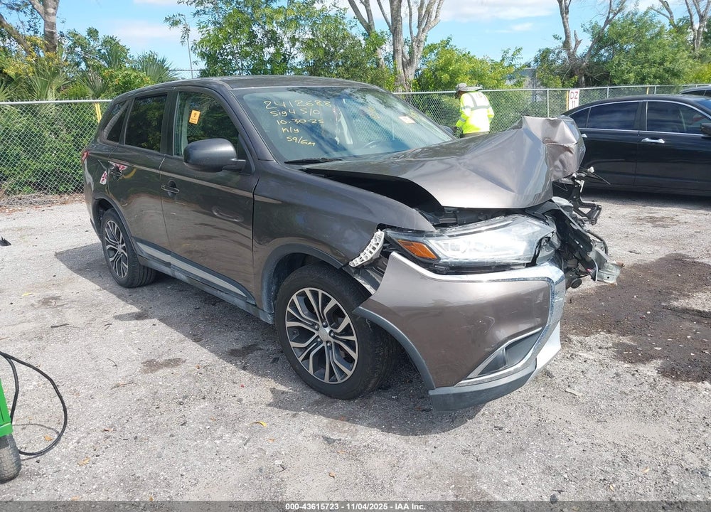 2016 MITSUBISHI OUTLANDER ES VIN: JA4AZ3A3XGZ035357