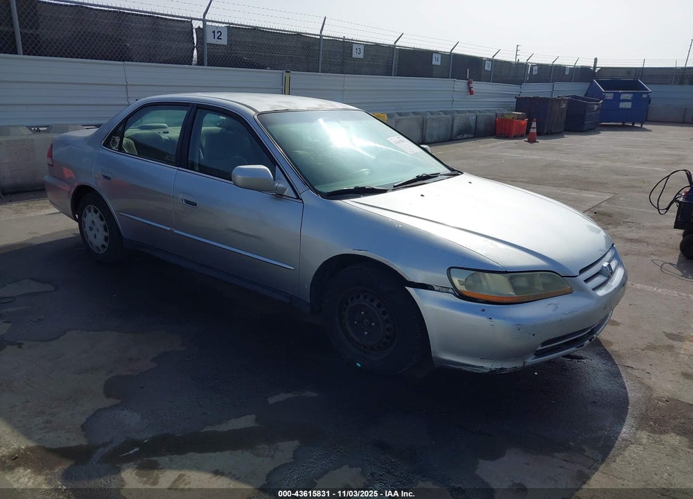 2001 HONDA ACCORD 2.3 LX VIN: JHMCG665X1C014551