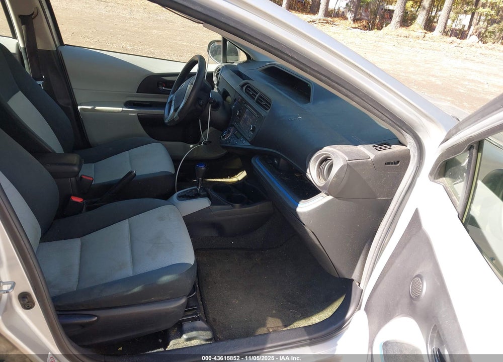 2013 TOYOTA PRIUS C VIN: JTDKDTB37D1531606