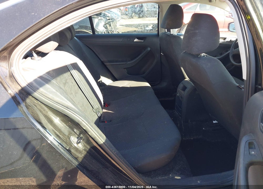 2014 VOLKSWAGEN JETTA 2.0L S VIN: 3VW2K7AJ2EM432870