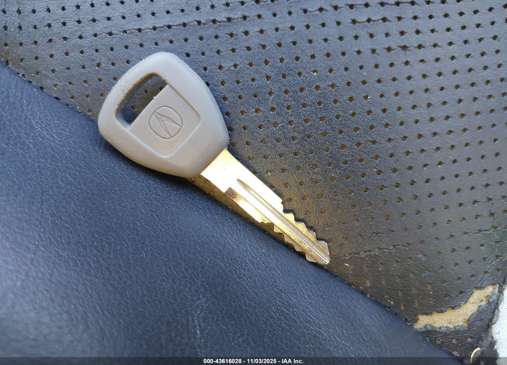 2004 ACURA RSX VIN: JH4DC53034S018020