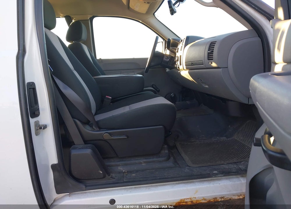 2007 GMC SIERRA VIN: 1GTHK29K47E596160