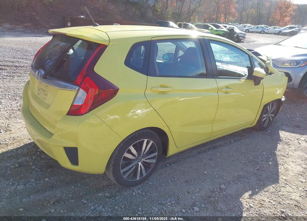 2015 HONDA FIT VIN: 3HGGK5H82FM776332