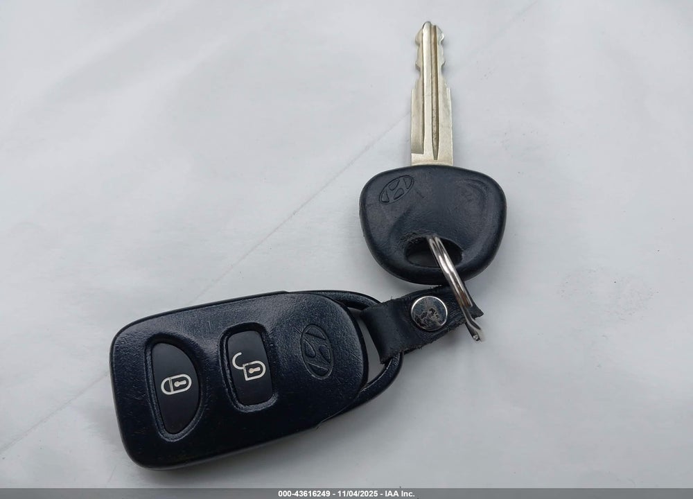 2009 HYUNDAI TUCSON GLS VIN: KM8JM12B89U128372