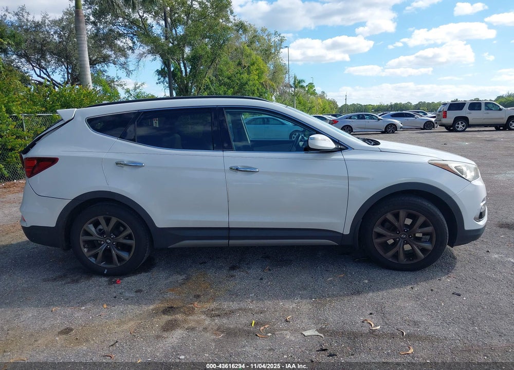 2017 HYUNDAI SANTA FE VIN: 5XYZW4LA0HG495694