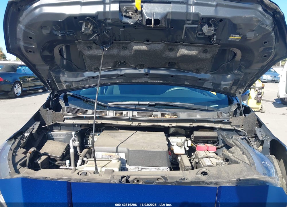 2018 NISSAN LEAF S VIN: 1N4AZ1CP2JC302856