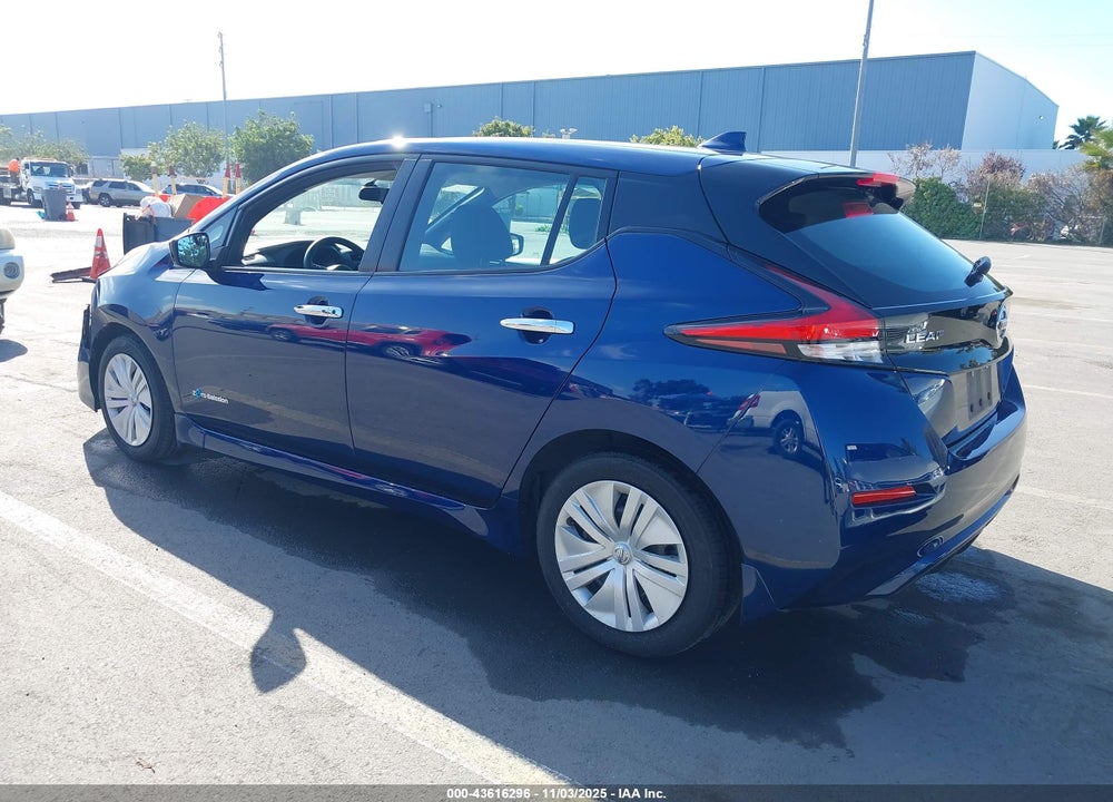 2018 NISSAN LEAF S VIN: 1N4AZ1CP2JC302856