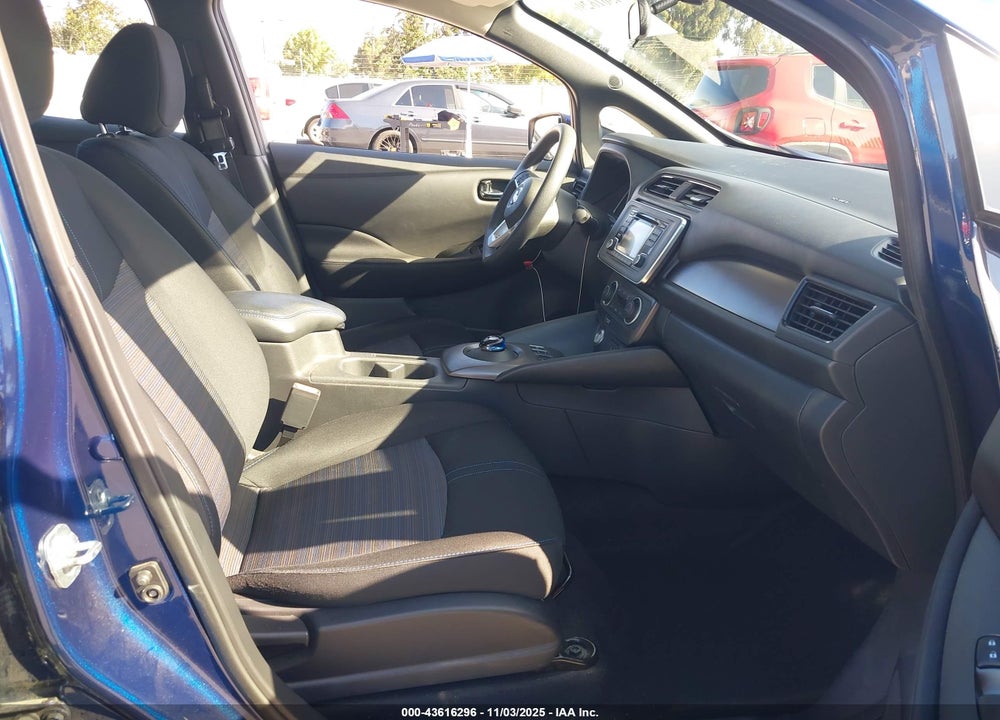 2018 NISSAN LEAF S VIN: 1N4AZ1CP2JC302856