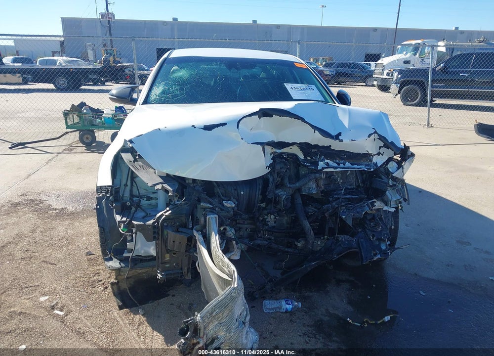 2019 KIA OPTIMA S VIN: 5XXGT4L38KG358953