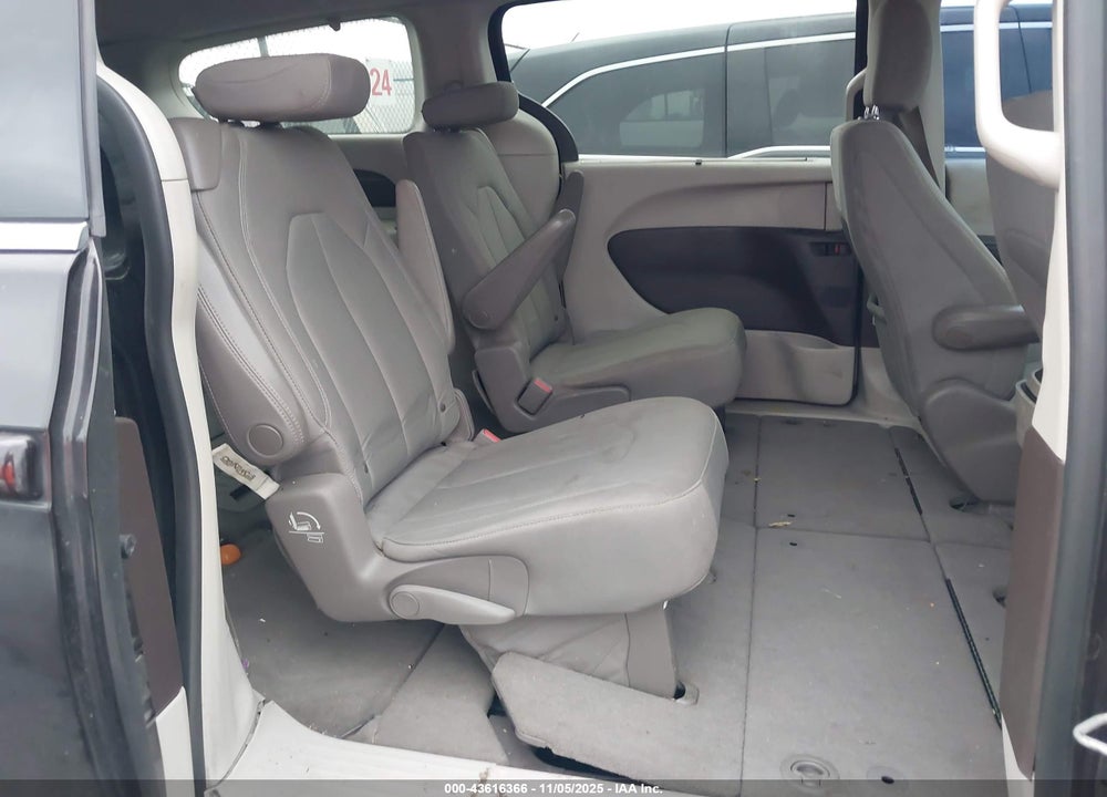 2019 CHRYSLER PACIFICA TOURING PLUS VIN: 2C4RC1FGXKR700769