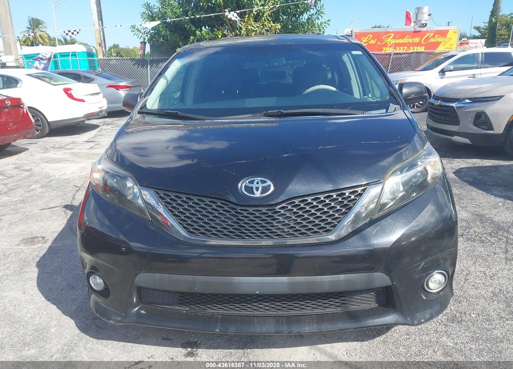 2014 TOYOTA SIENNA SE 8 PASSENGER VIN: 5TDXK3DC1ES446094