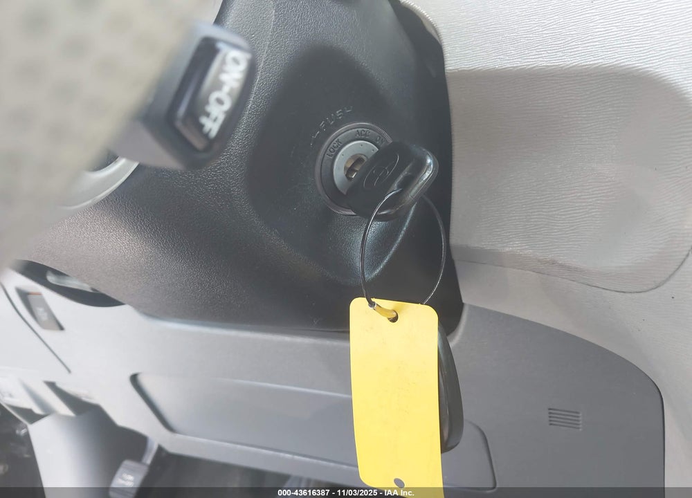 2014 TOYOTA SIENNA SE 8 PASSENGER VIN: 5TDXK3DC1ES446094