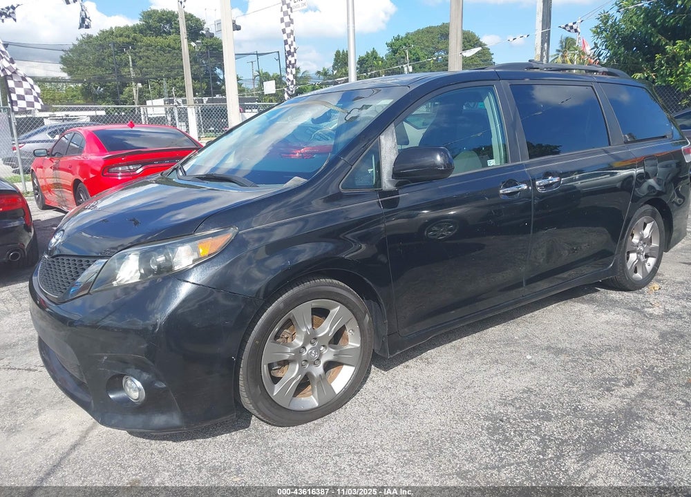 2014 TOYOTA SIENNA SE 8 PASSENGER VIN: 5TDXK3DC1ES446094