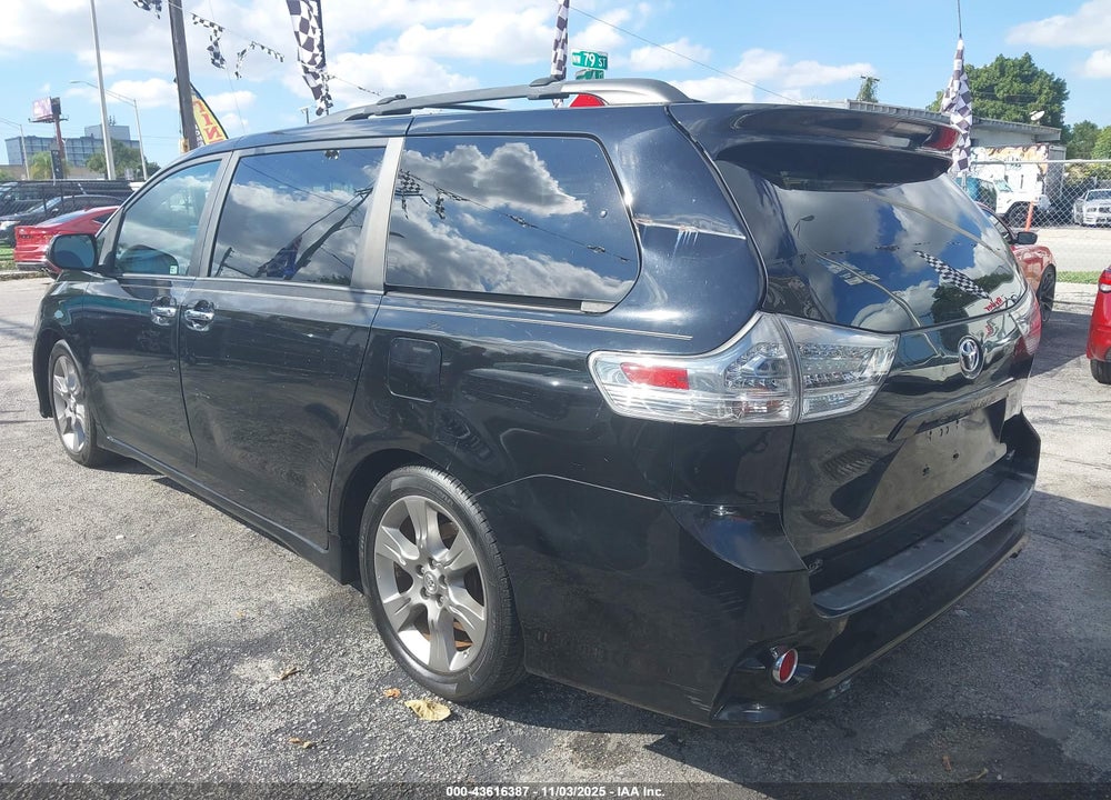 2014 TOYOTA SIENNA SE 8 PASSENGER VIN: 5TDXK3DC1ES446094