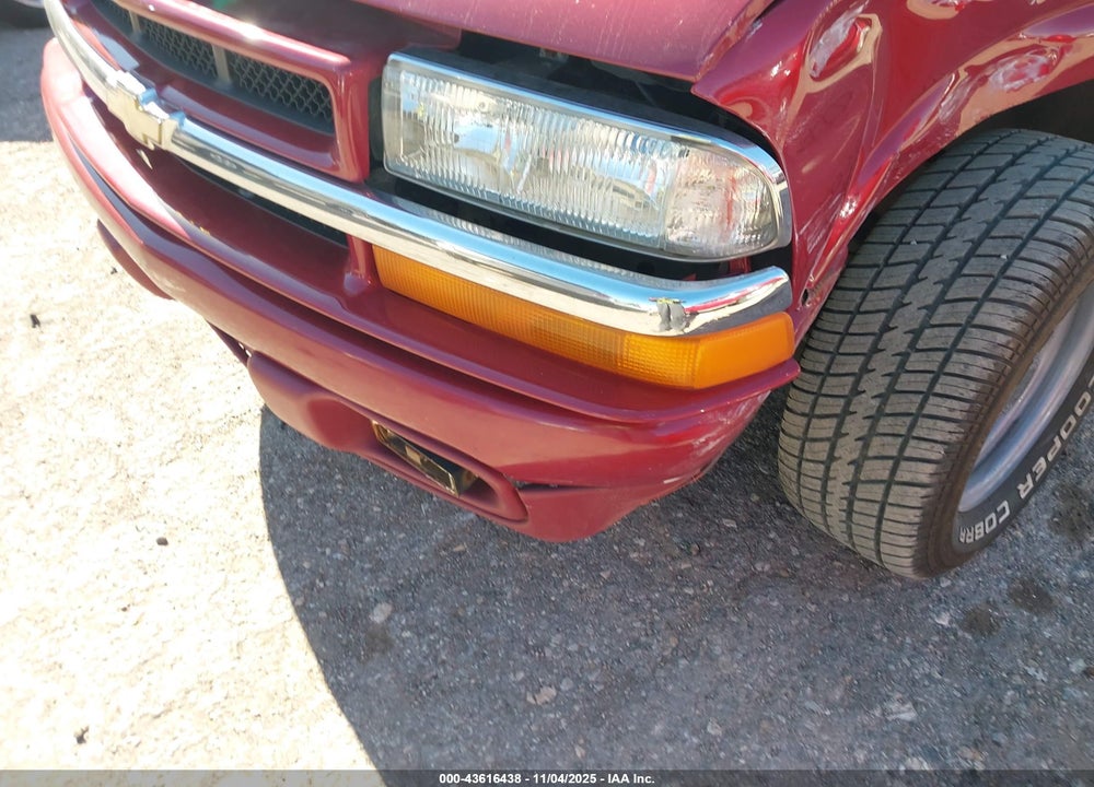 2004 CHEVROLET BLAZER LS VIN: 1GNCT18X04K108891