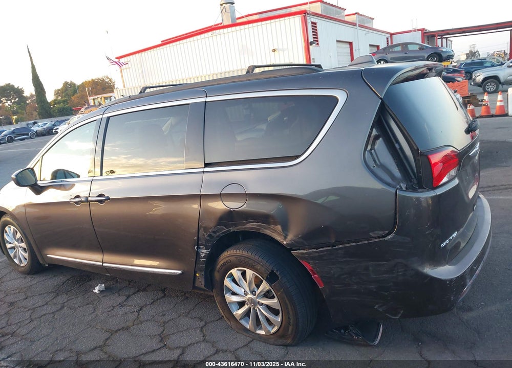 2017 CHRYSLER PACIFICA VIN: 2C4RC1BG3HR613486