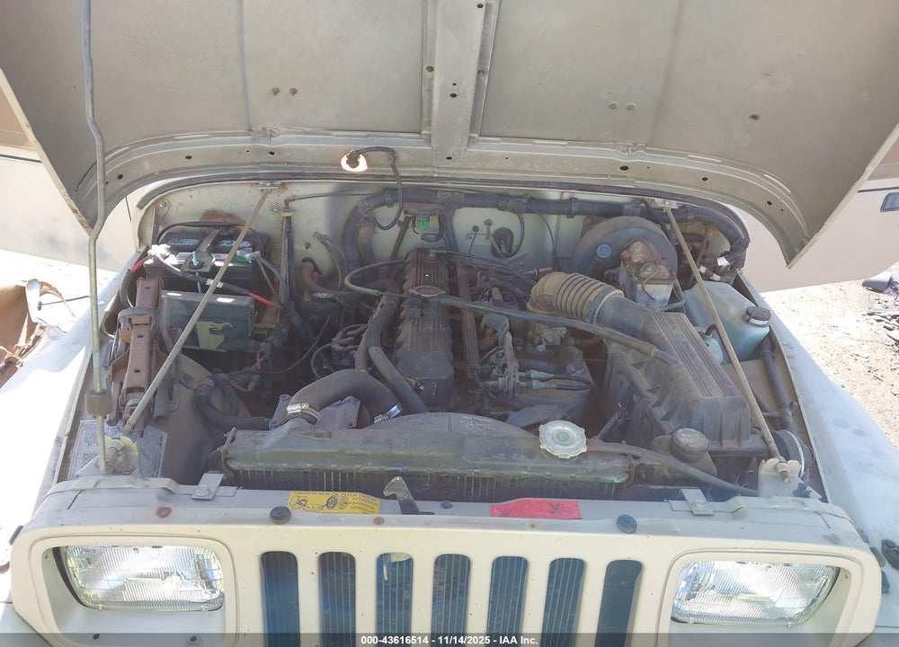 1992 JEEP WRANGLER / YJ SAHARA VIN: 2J4FY49S2NJ548683