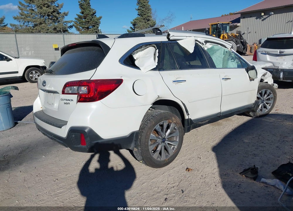 2018 SUBARU OUTBACK 3.6R TOURING VIN: 4S4BSETC5J3331402