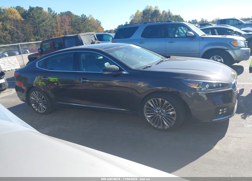 2017 KIA CADENZA LIMITED VIN: KNALC4J15H5066820