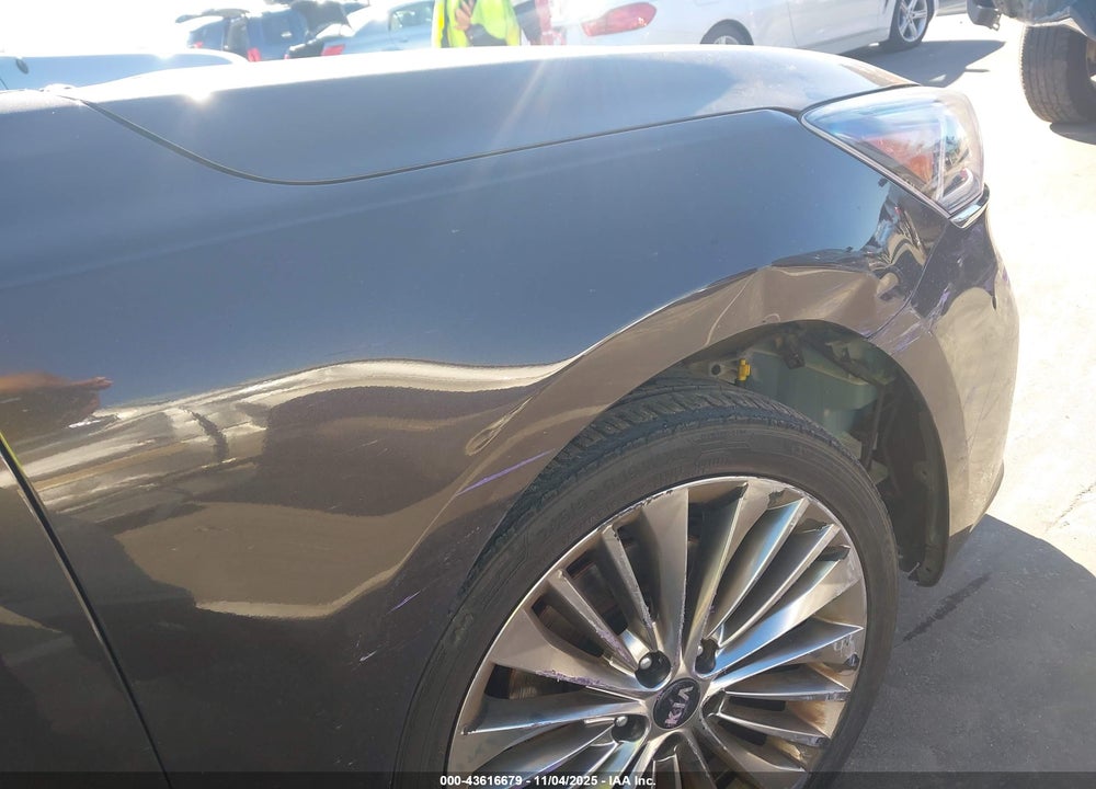 2017 KIA CADENZA LIMITED VIN: KNALC4J15H5066820