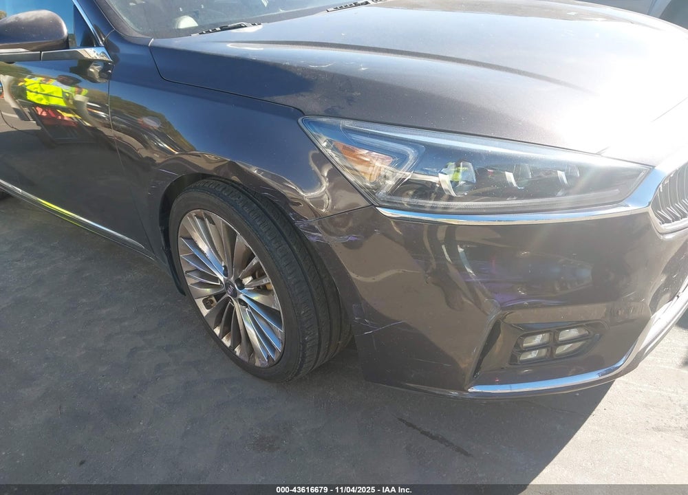 2017 KIA CADENZA LIMITED VIN: KNALC4J15H5066820